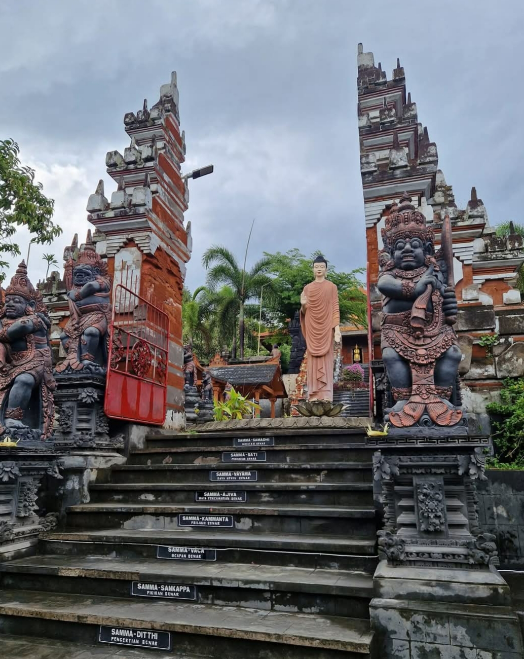 Wihara Budha Banjar – Bild 3